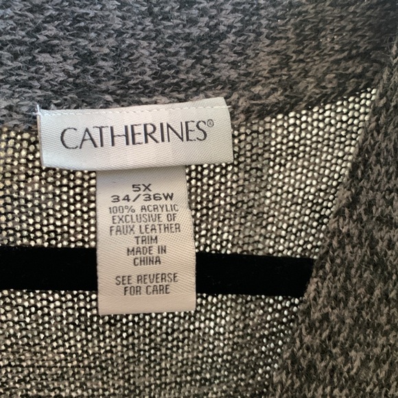 Catherines beautiful equestrian detail gray and black poncho top 5 x. NWOT - Picture 5 of 11